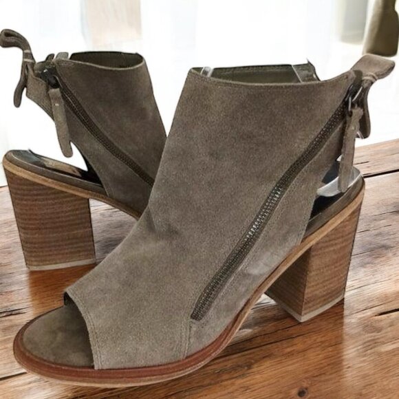 Dolce Vita Taupe Suede Block Heel Peep Toe Sandals Zipper Detail 9 - Picture 1 of 5